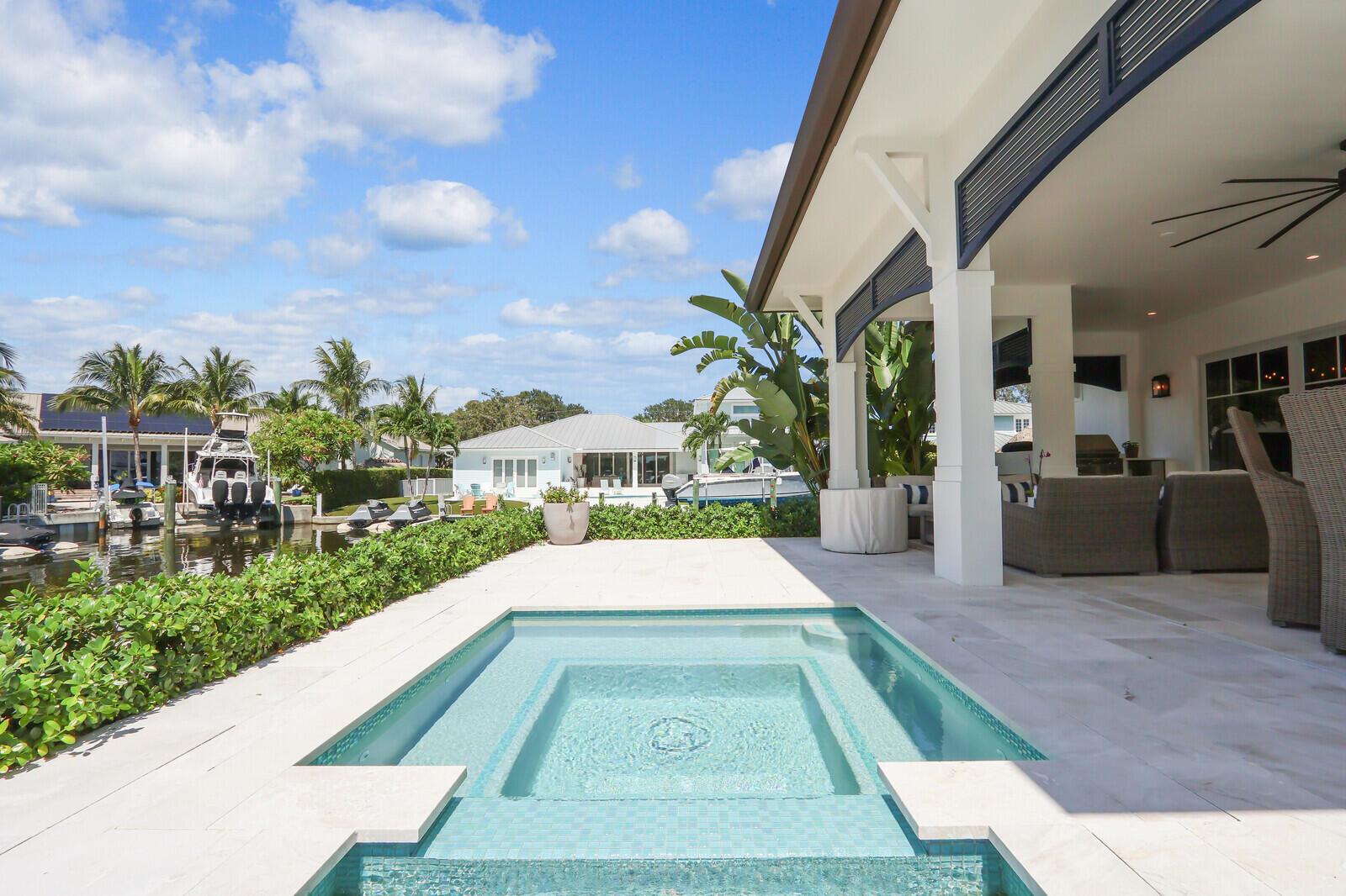 934 N Loxahatchee Drive