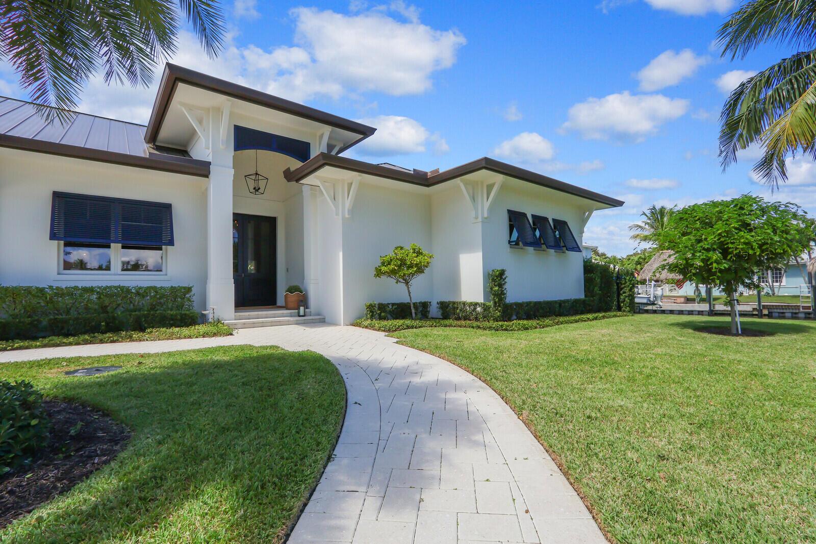 934 N Loxahatchee Drive