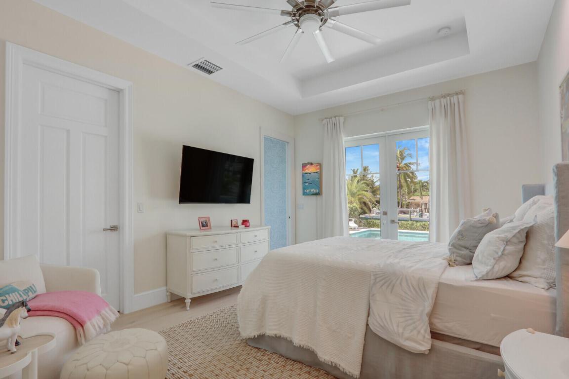 934 N Loxahatchee Drive