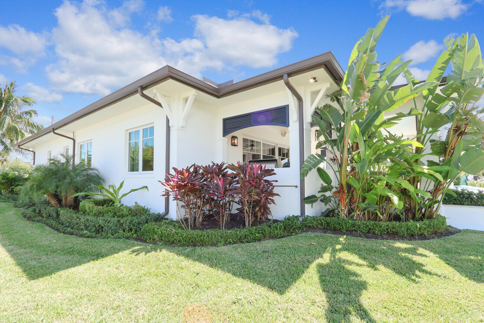 934 N Loxahatchee Drive