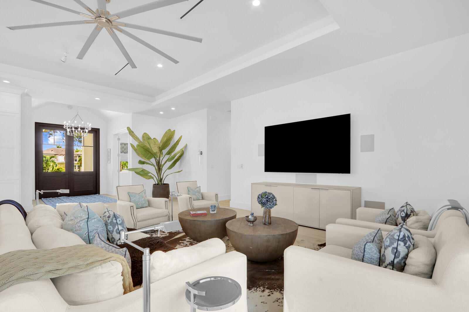 934 N Loxahatchee Drive