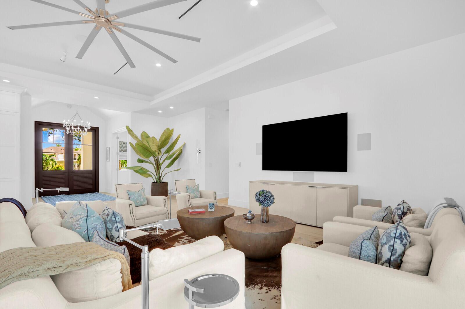 934 N Loxahatchee Drive