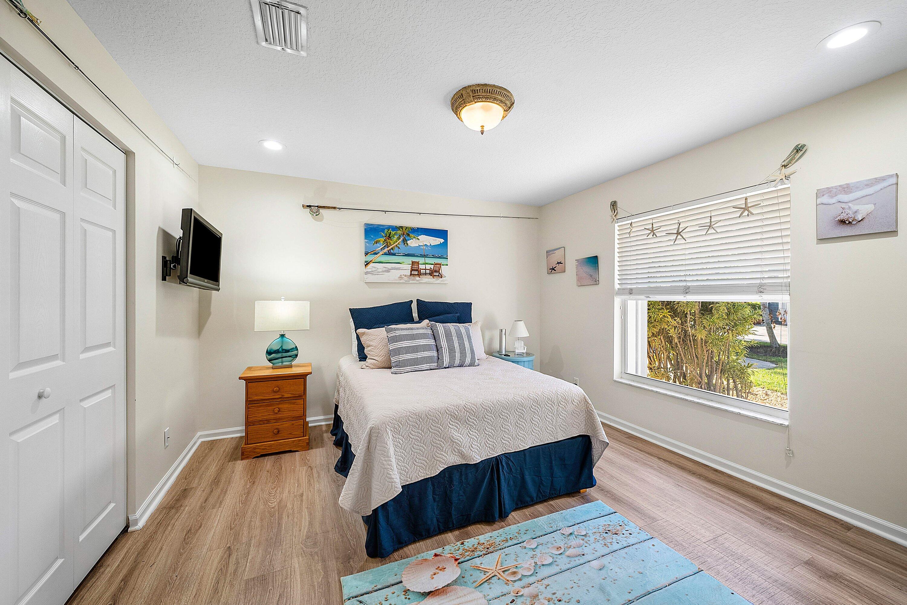 18670 SE Lakeside Way