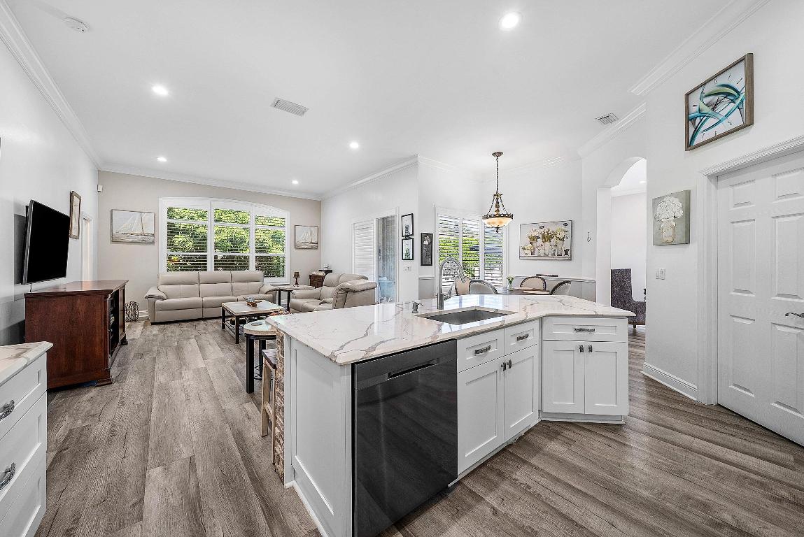 18670 SE Lakeside Way