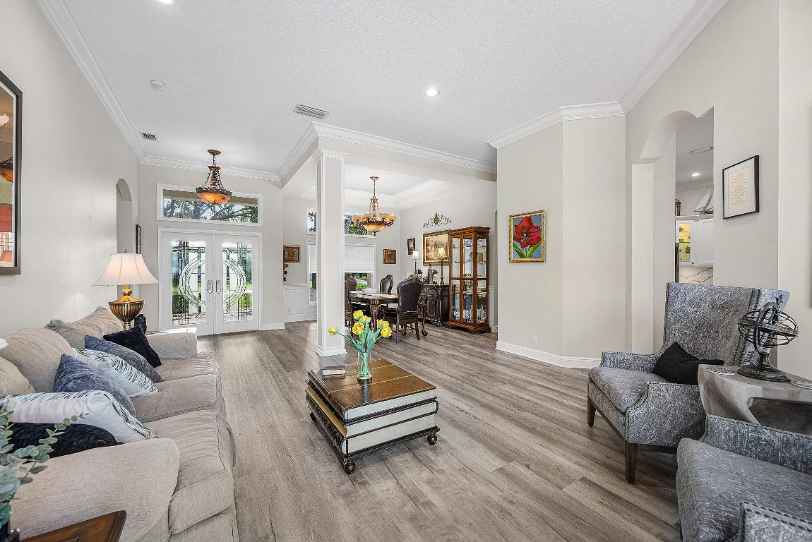 18670 SE Lakeside Way