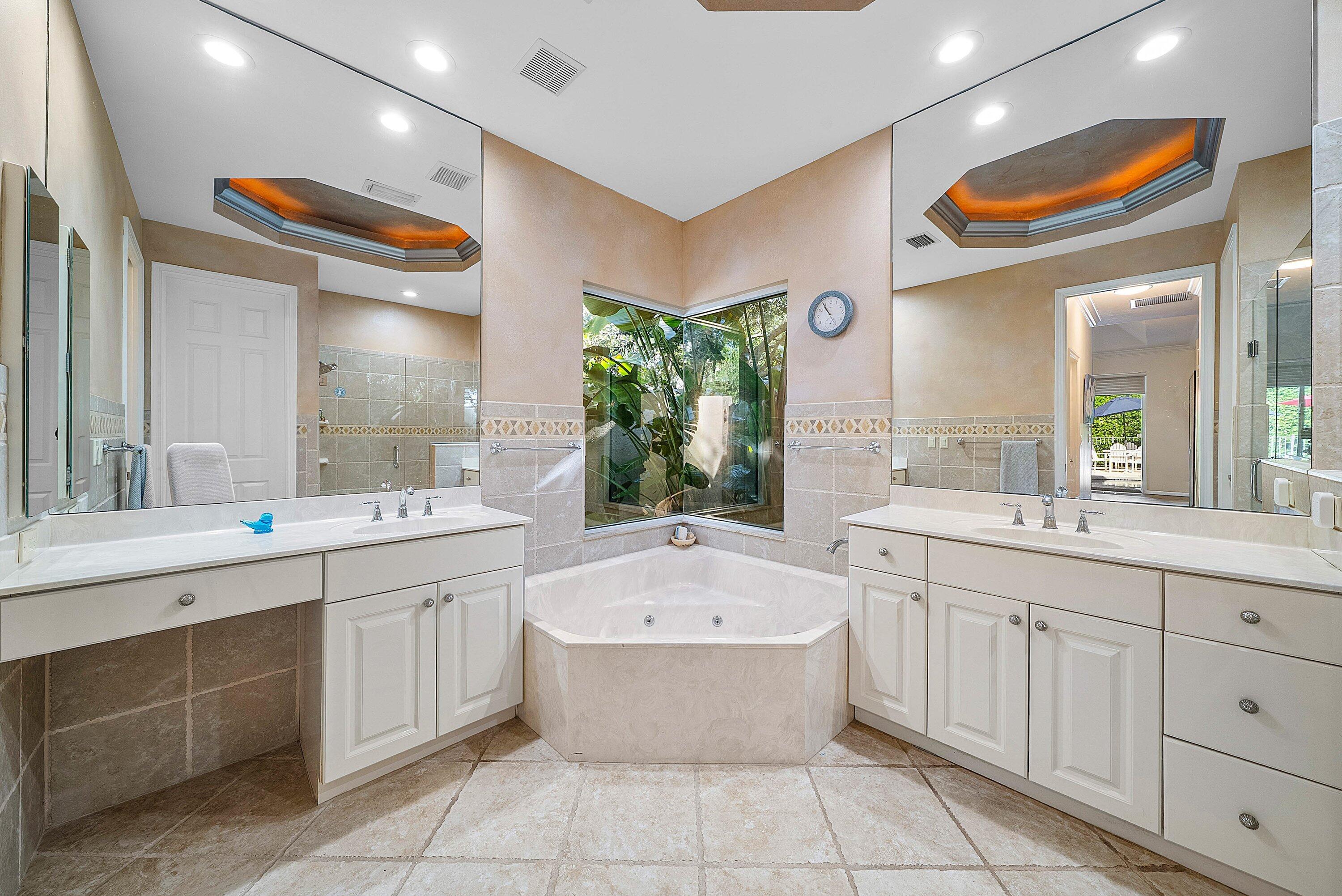 18670 SE Lakeside Way