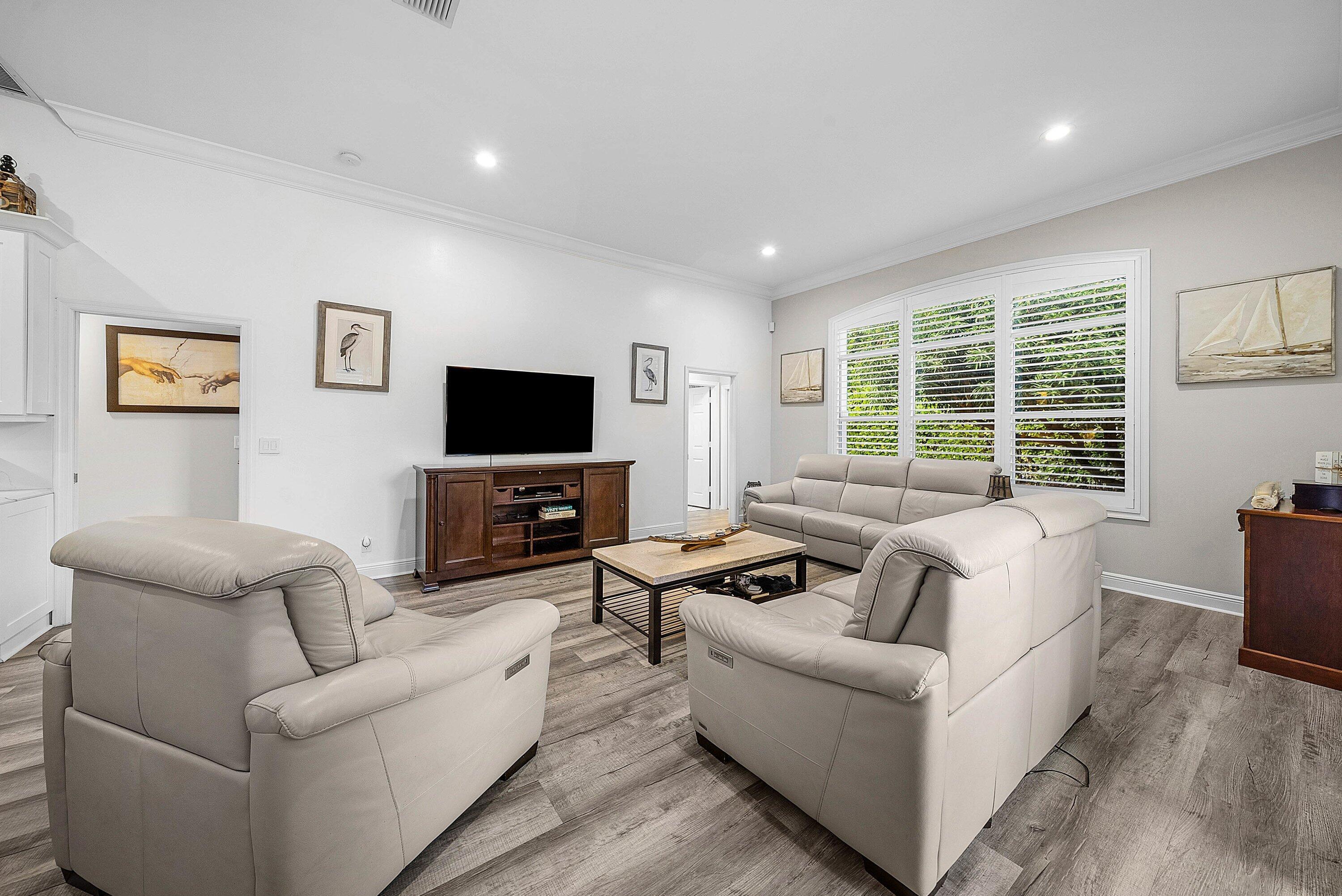 18670 SE Lakeside Way