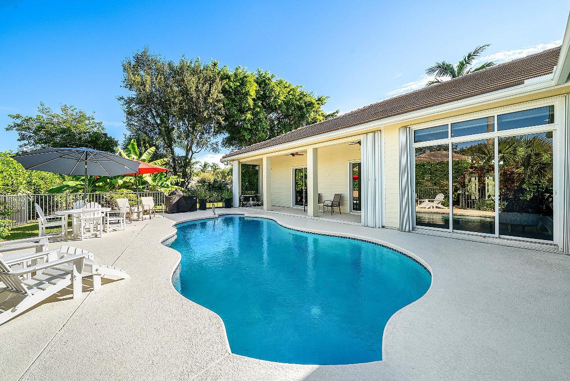 18670 SE Lakeside Way