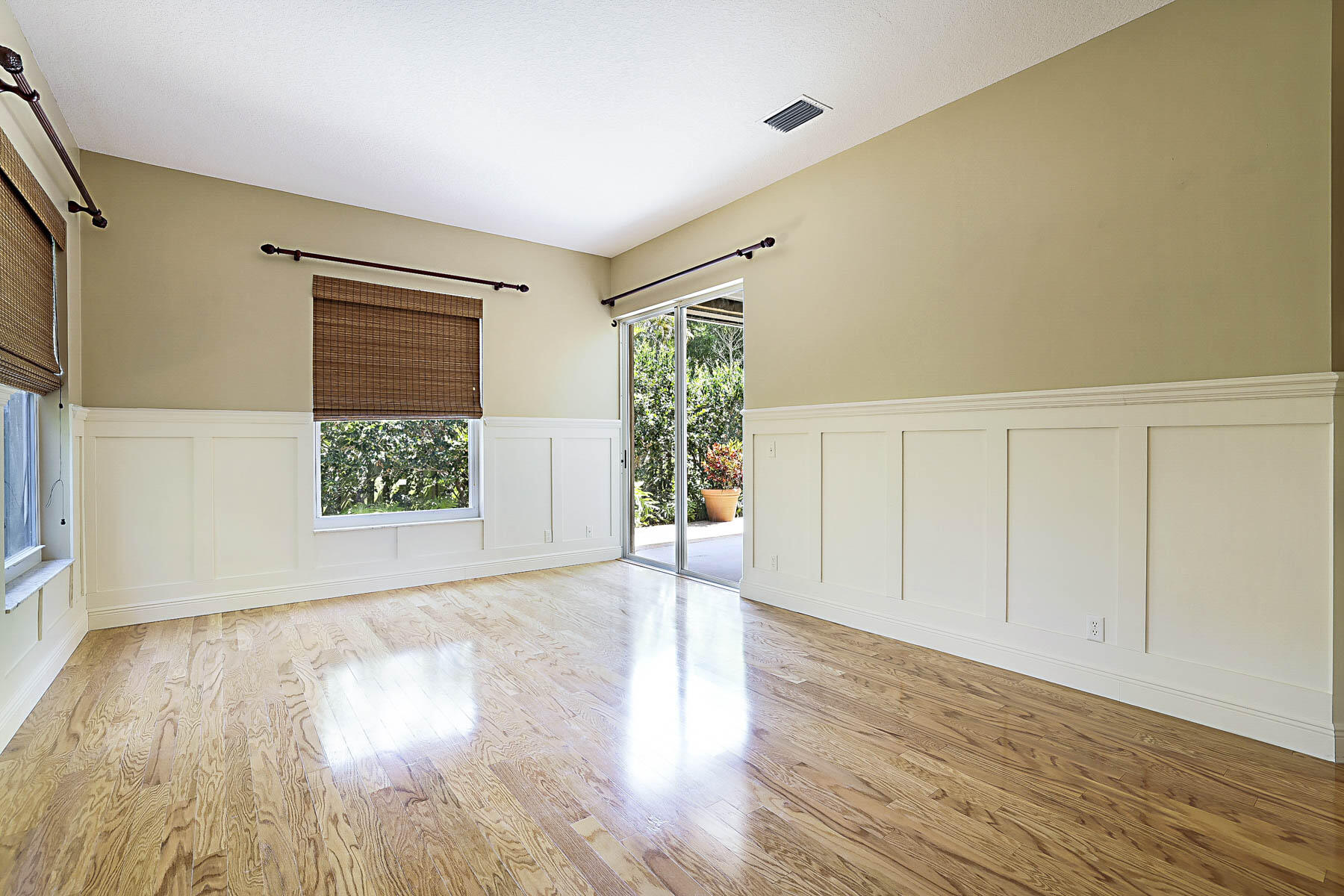 227 Shorewood Way