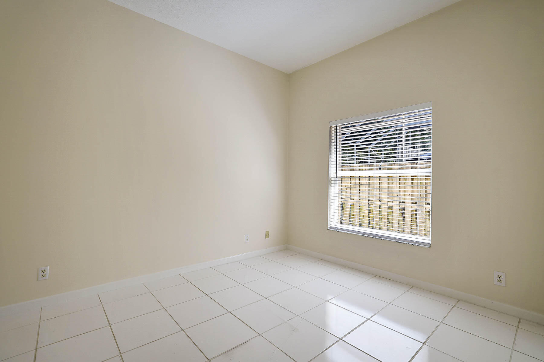 227 Shorewood Way