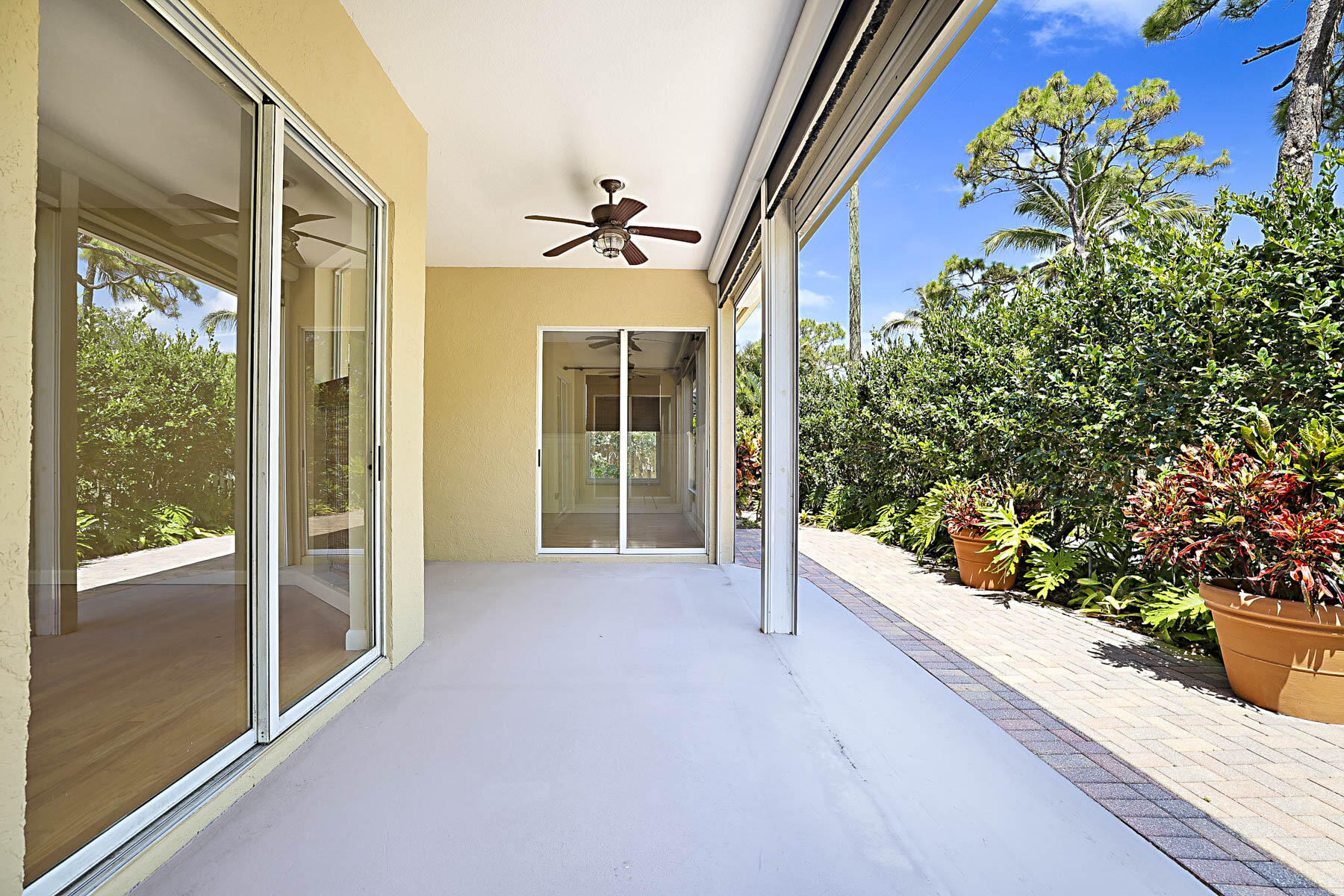 227 Shorewood Way
