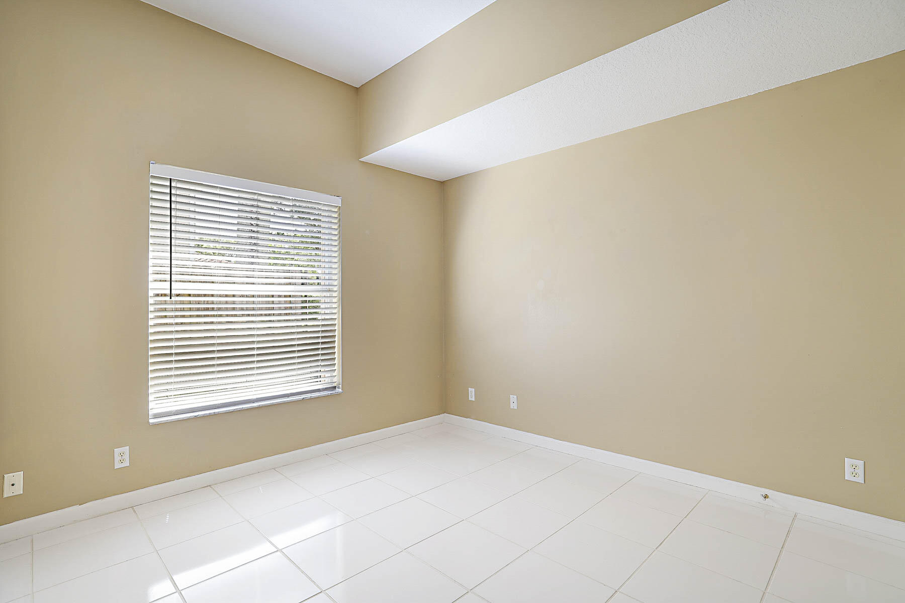227 Shorewood Way