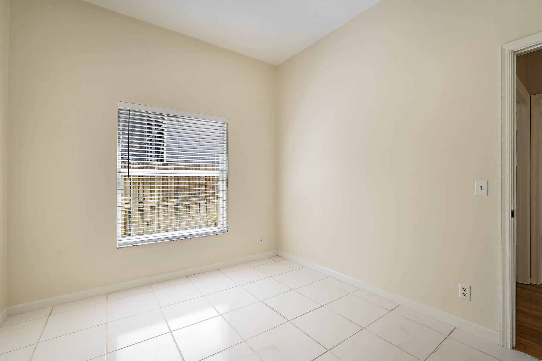 227 Shorewood Way