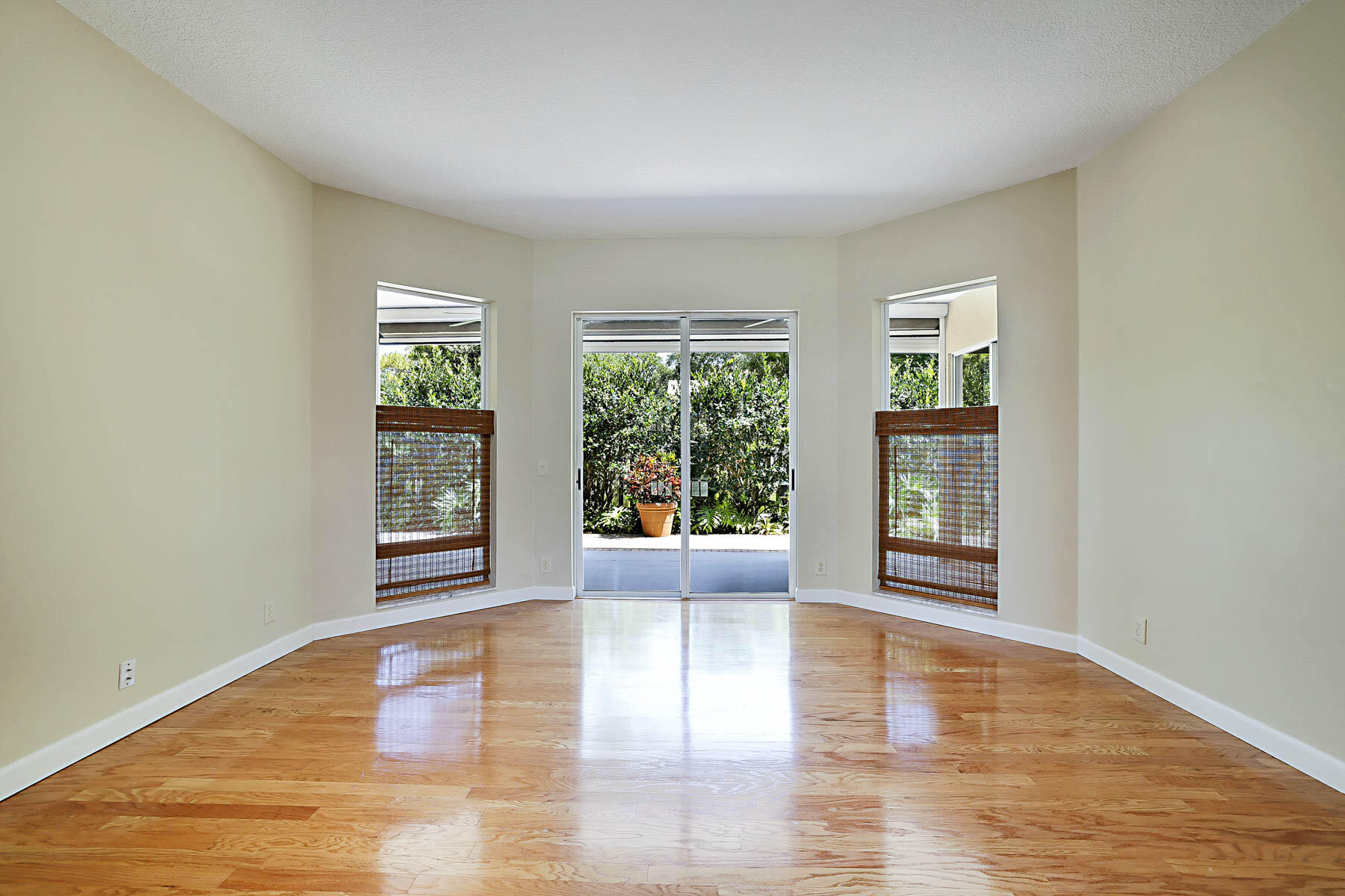 227 Shorewood Way