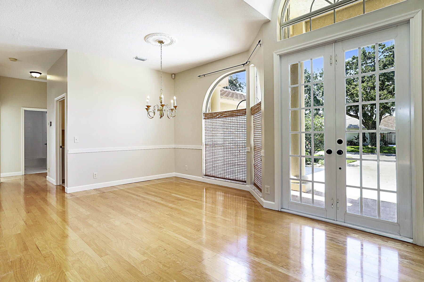 227 Shorewood Way