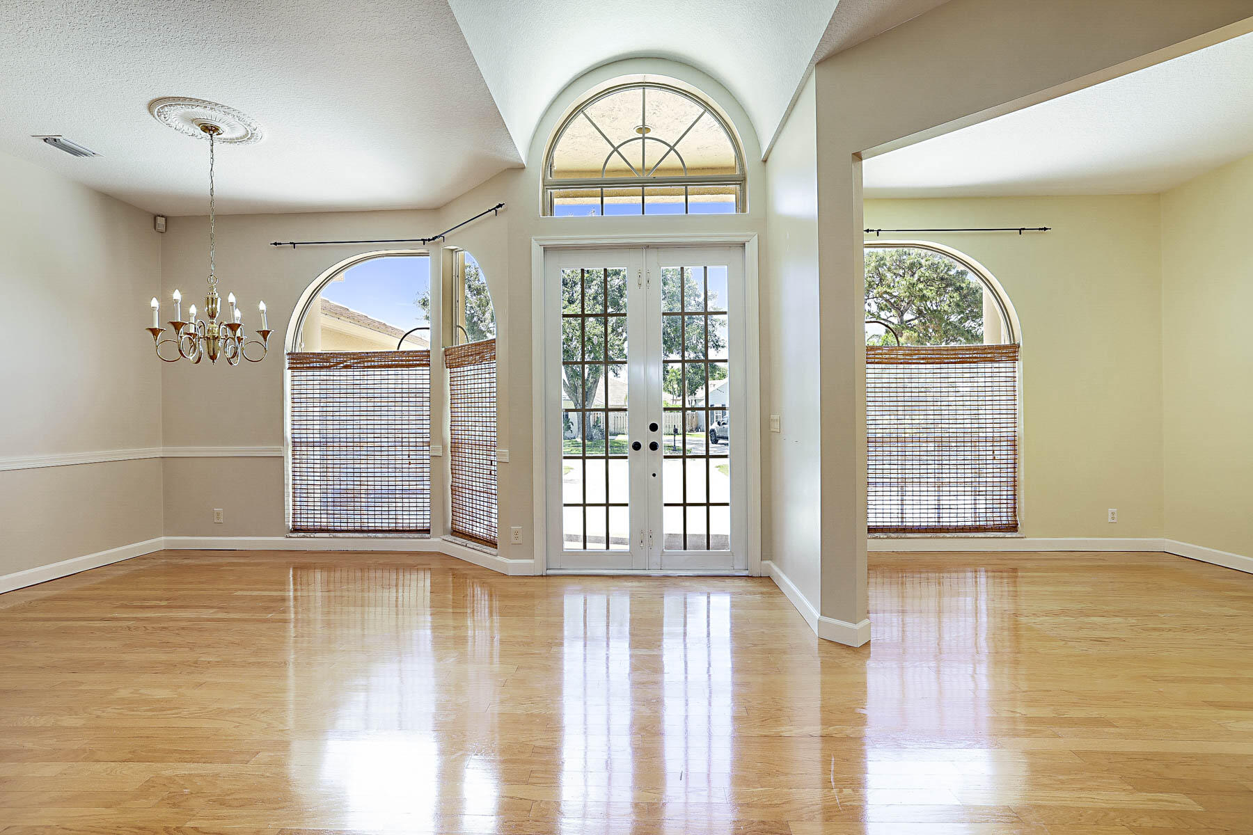 227 Shorewood Way