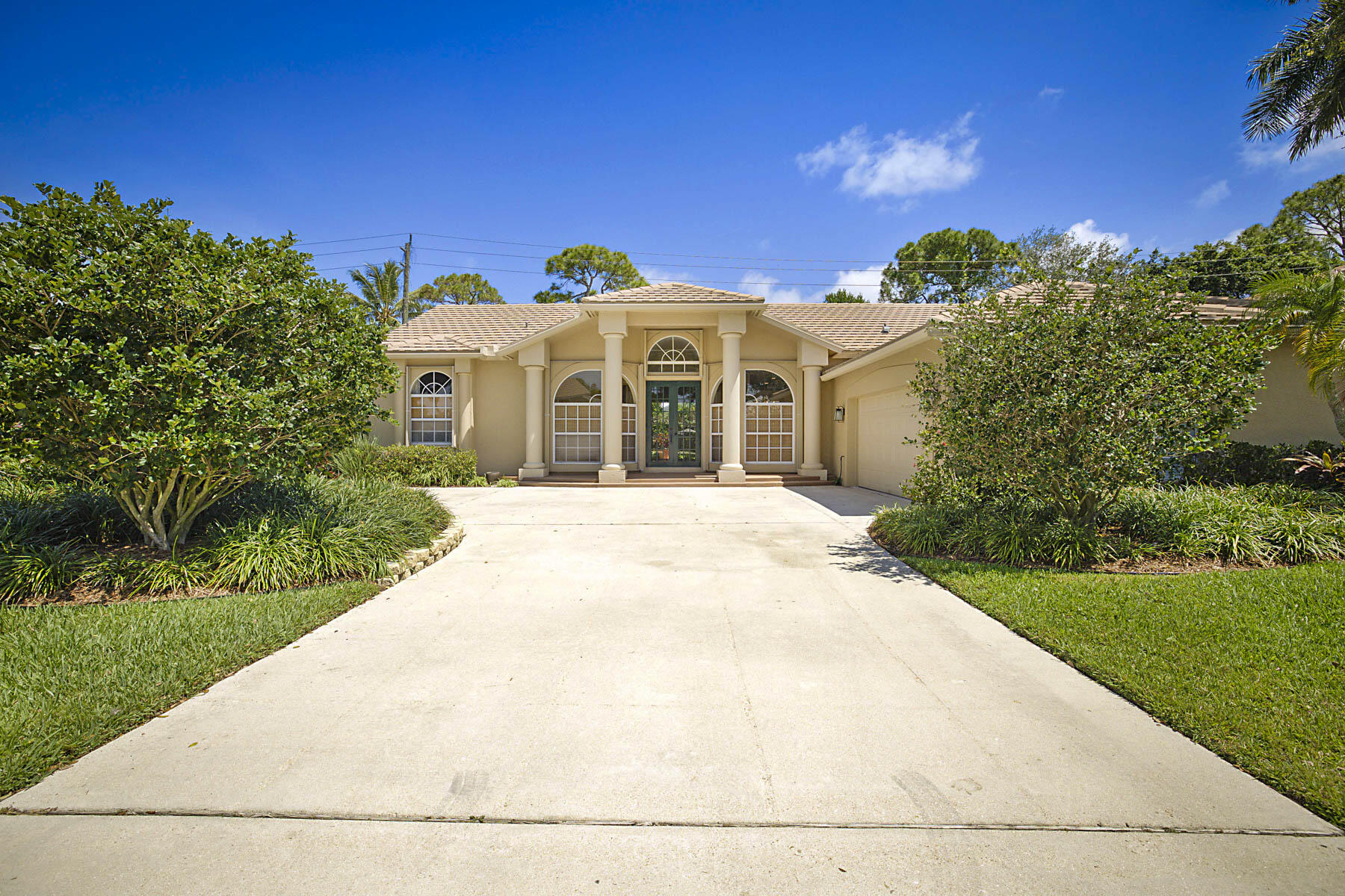 227 Shorewood Way