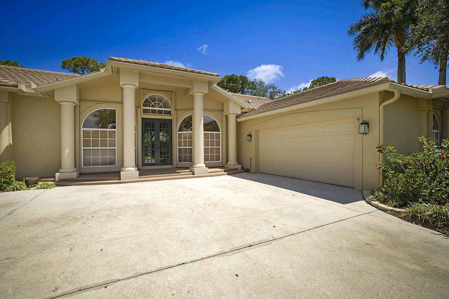 227 Shorewood Way