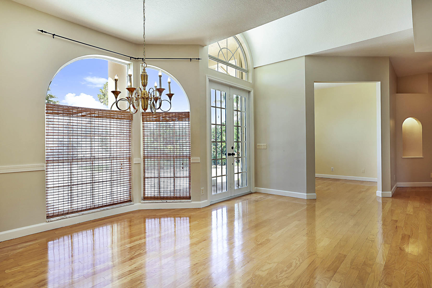 227 Shorewood Way