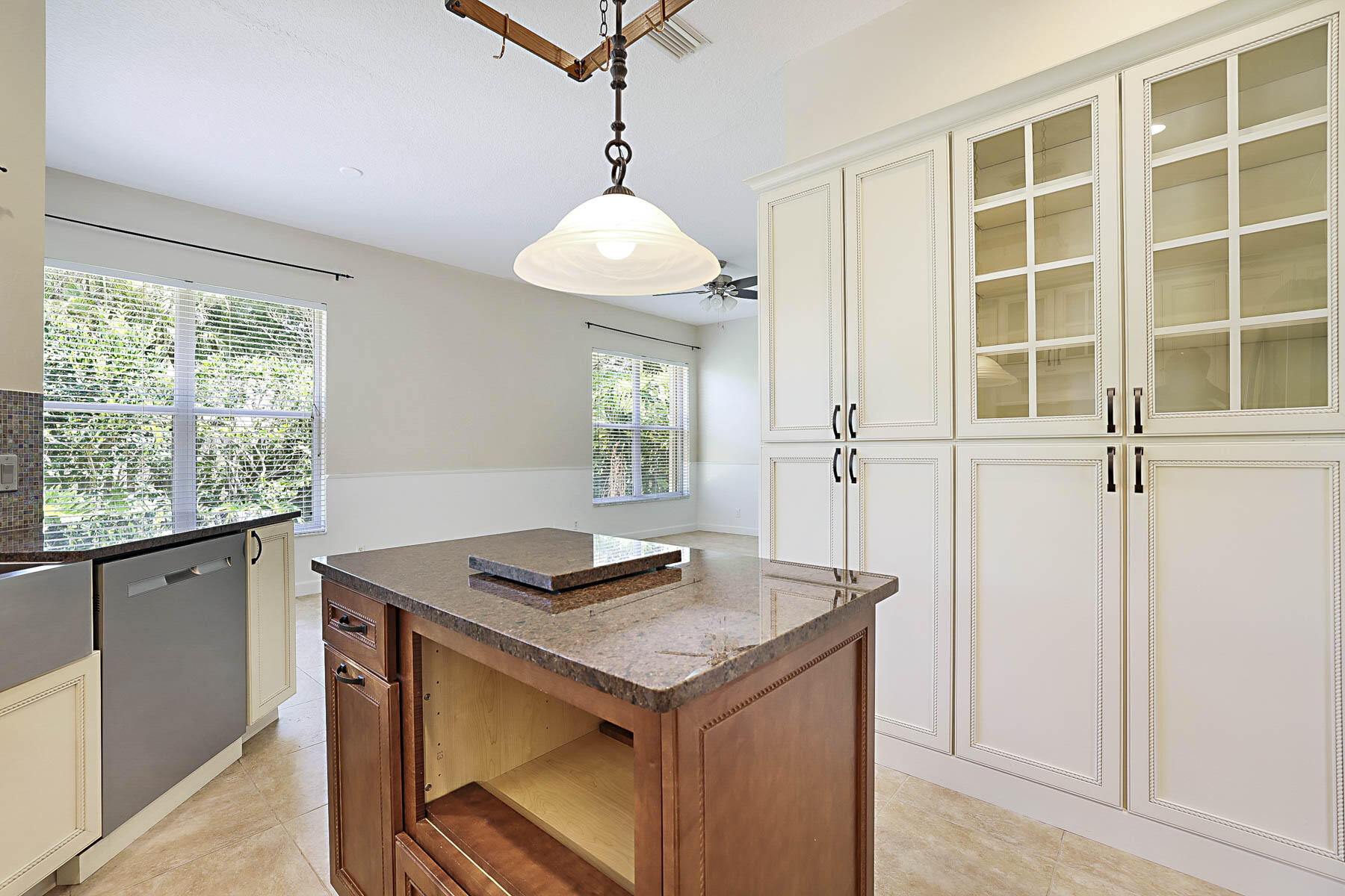 227 Shorewood Way