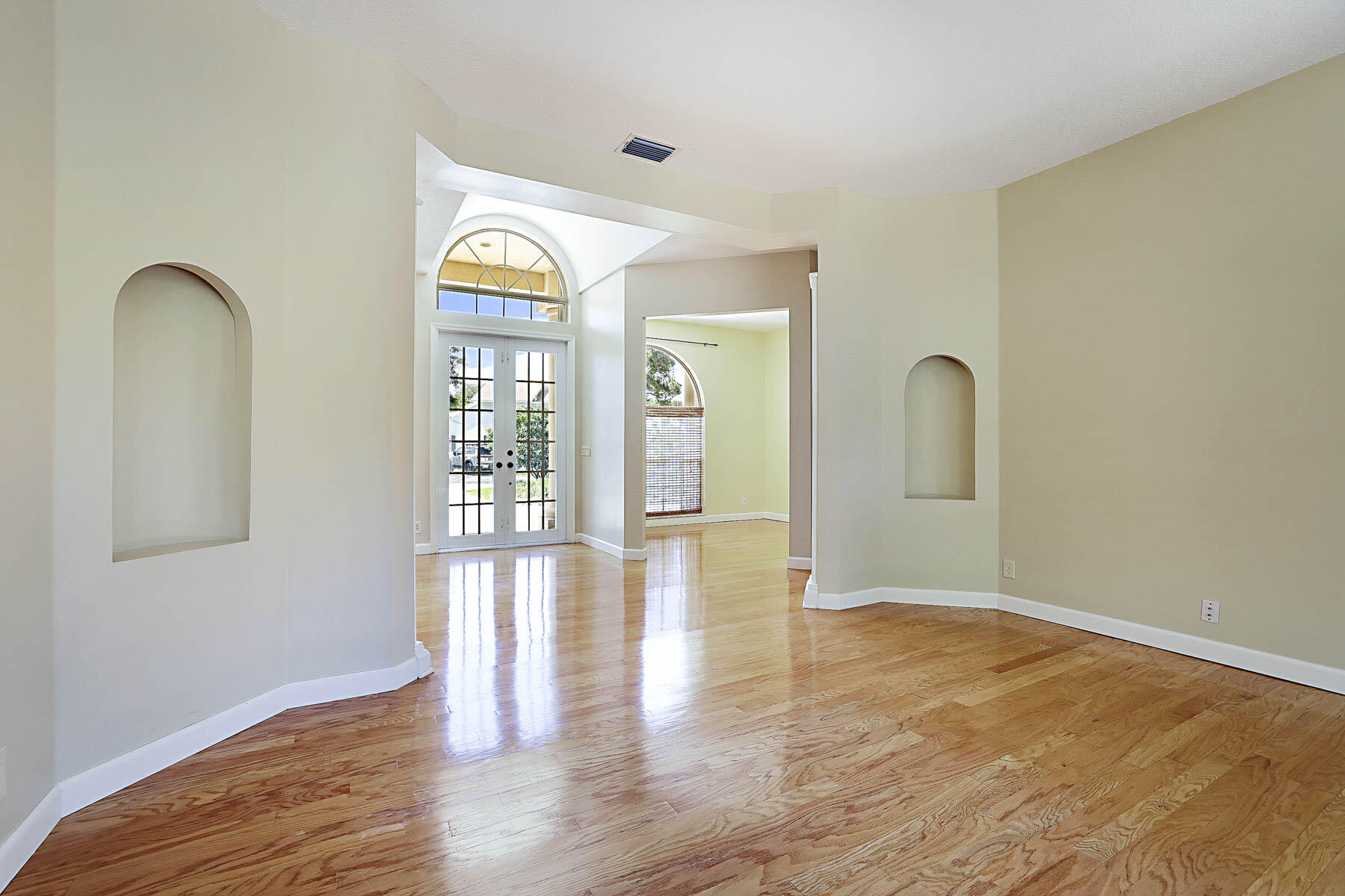 227 Shorewood Way
