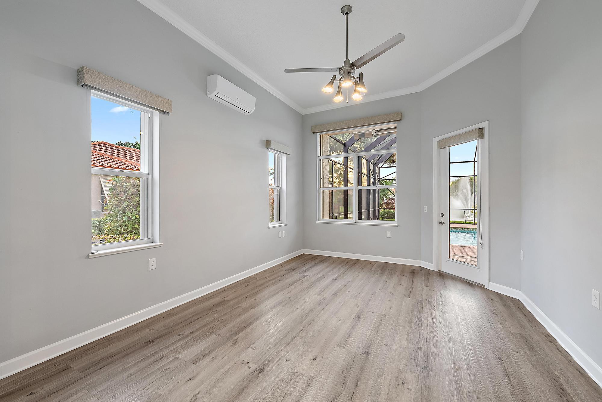 9790 SE Crape Myrtle Court