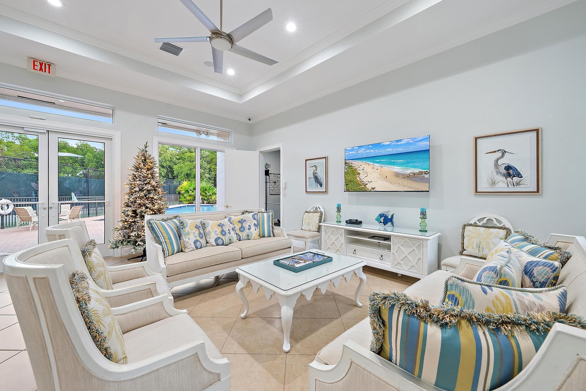 9790 SE Crape Myrtle Court