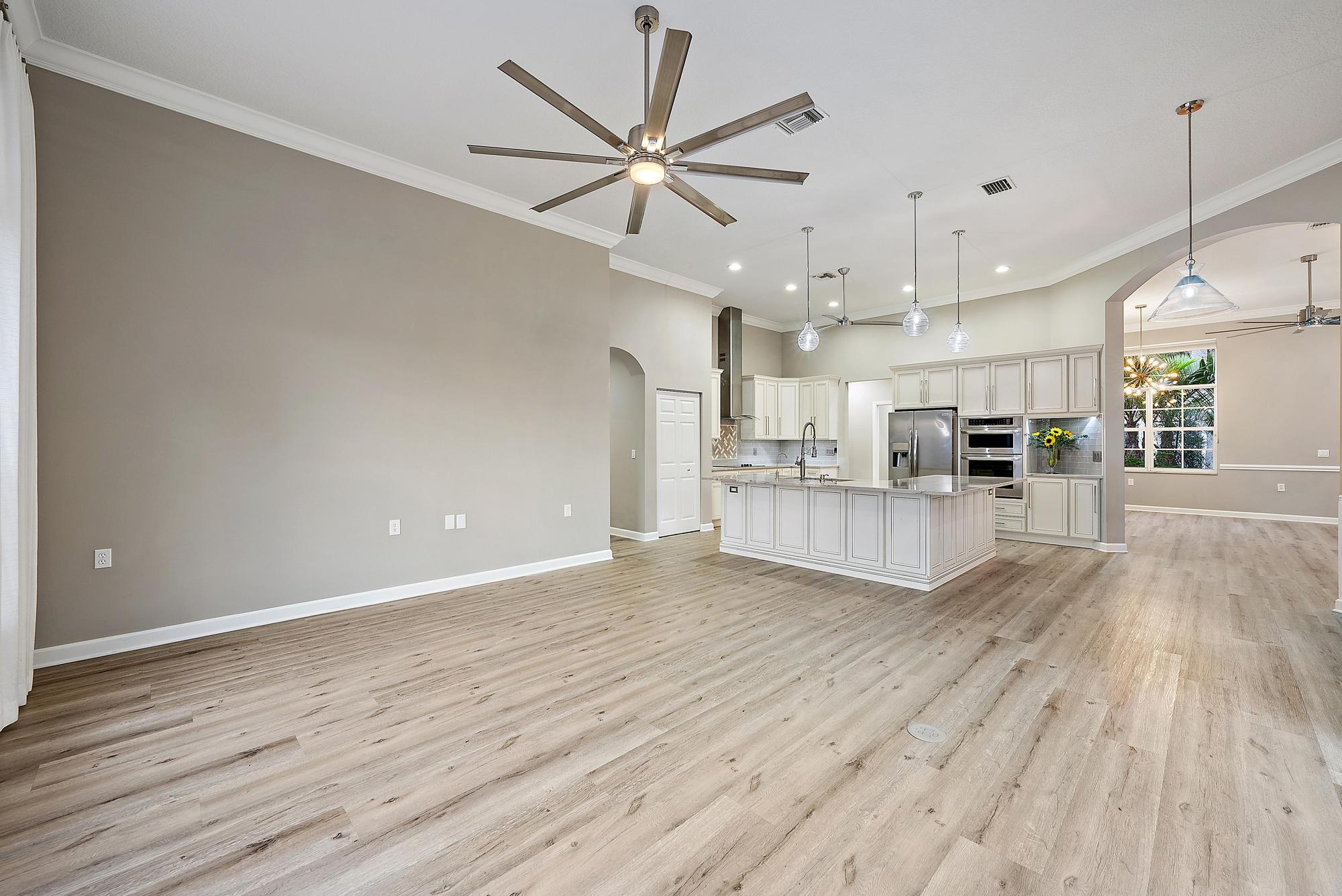 9790 SE Crape Myrtle Court