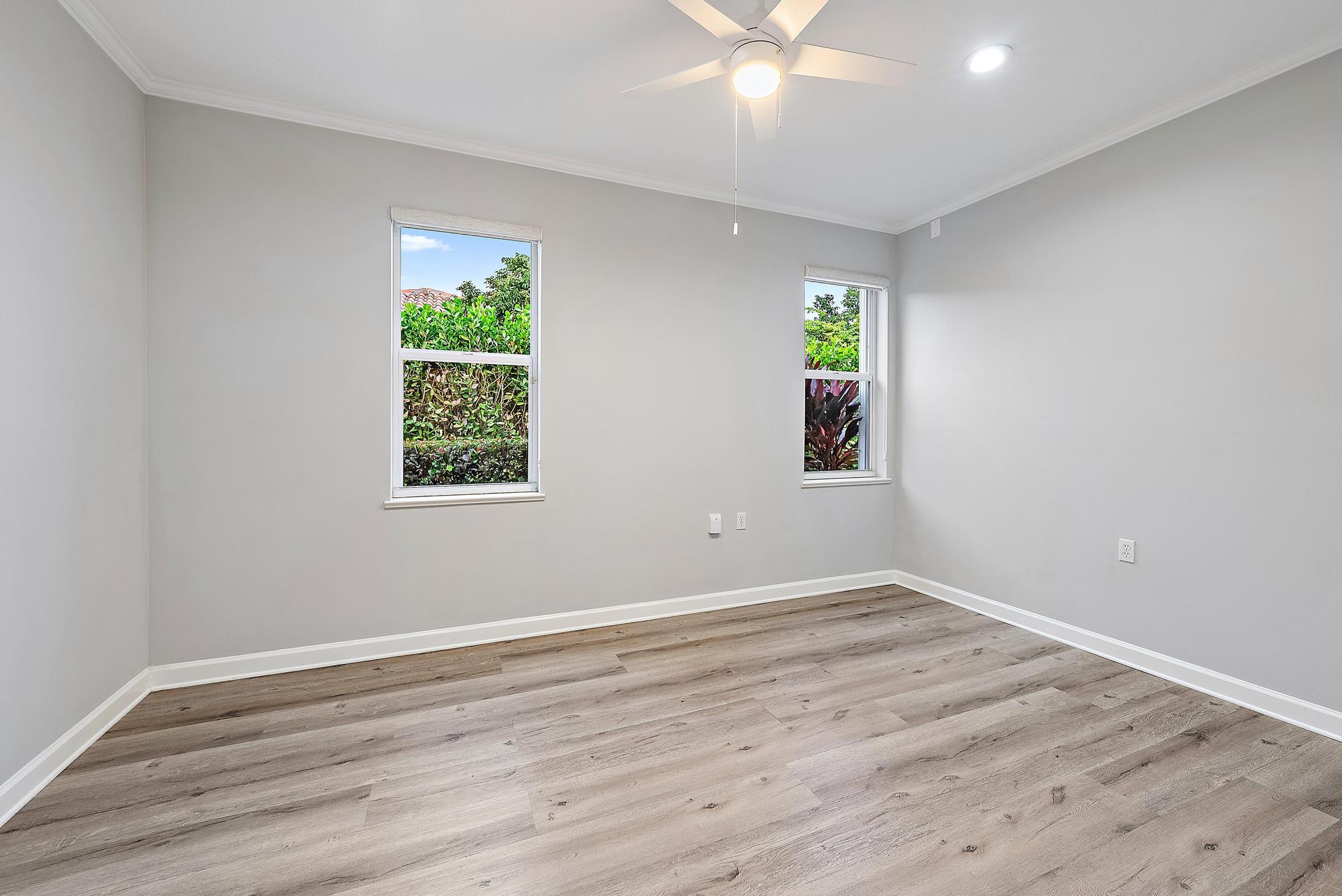 9790 SE Crape Myrtle Court