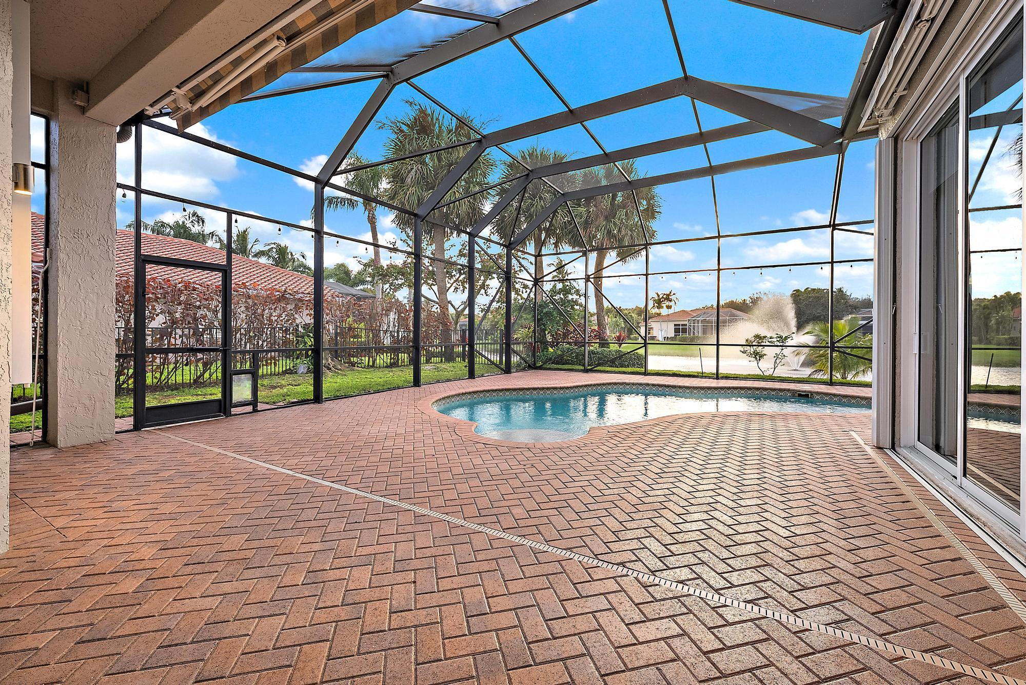 9790 SE Crape Myrtle Court