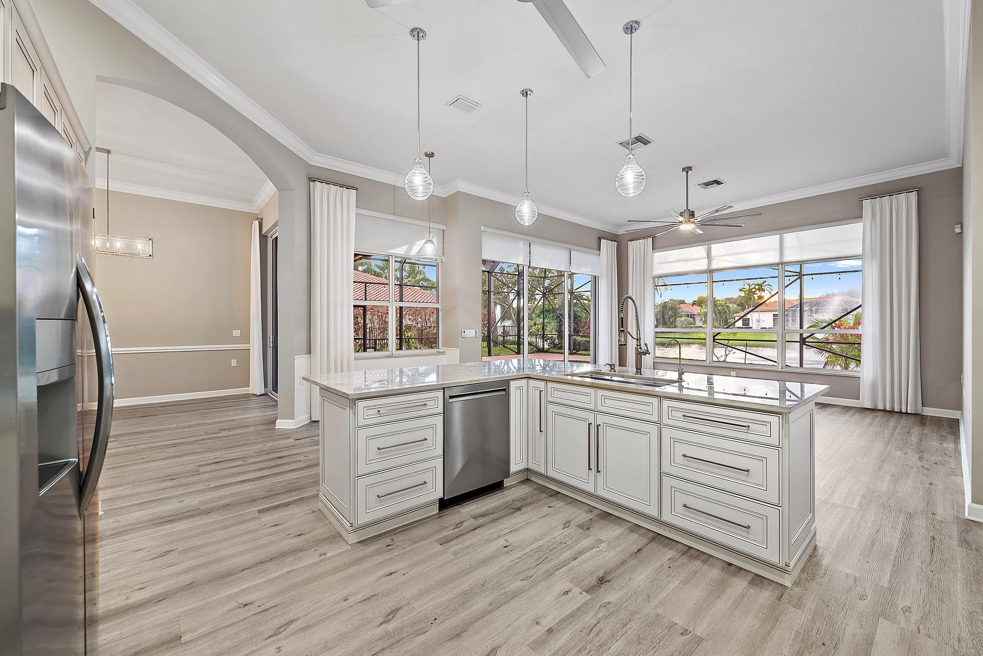 9790 SE Crape Myrtle Court