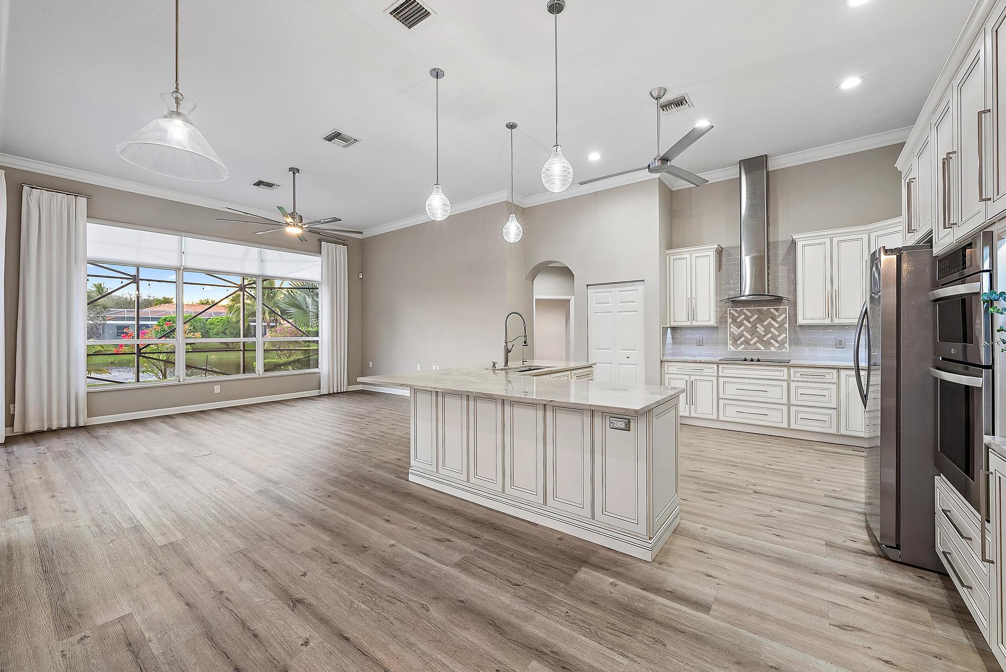 9790 SE Crape Myrtle Court