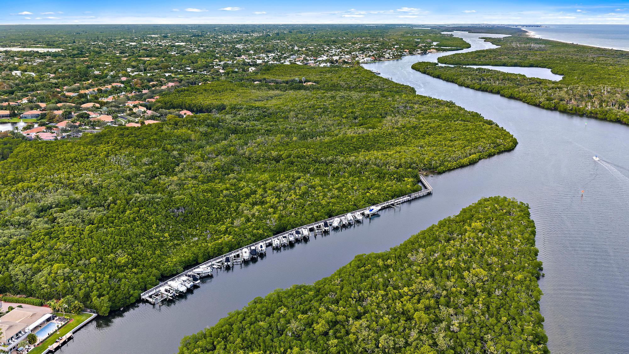 9790 SE Crape Myrtle Court