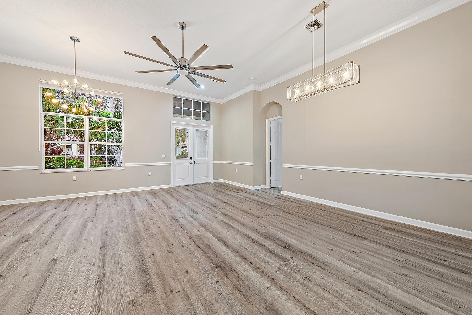 9790 SE Crape Myrtle Court