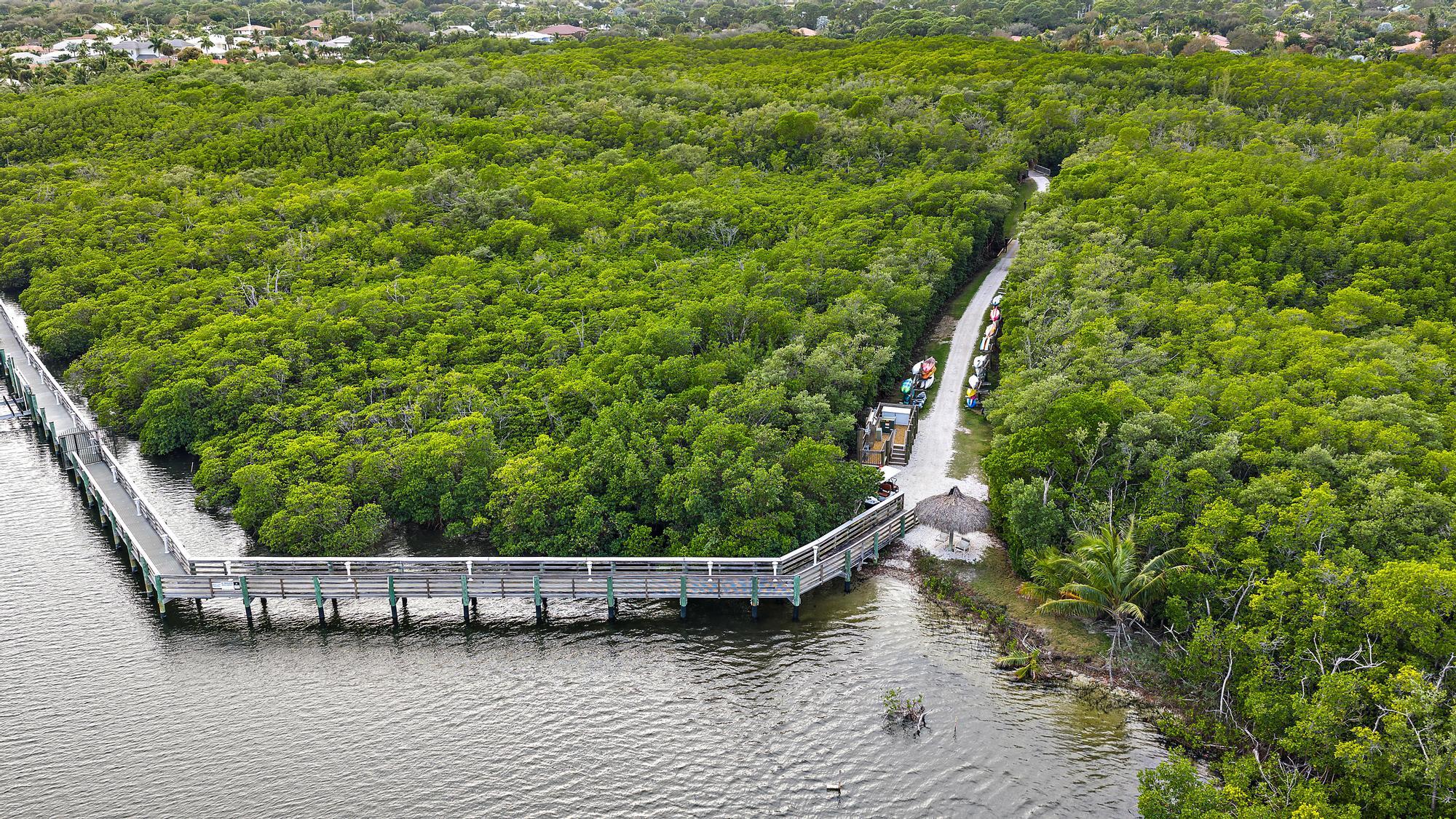 9790 SE Crape Myrtle Court