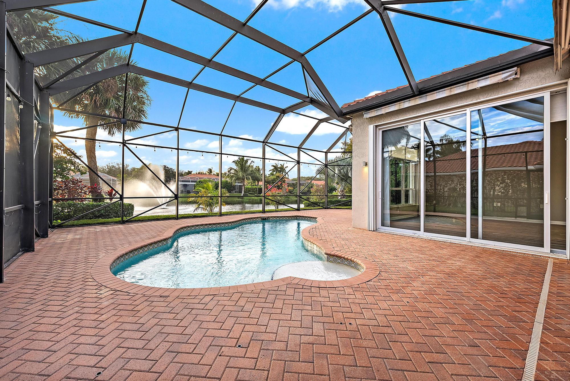 9790 SE Crape Myrtle Court