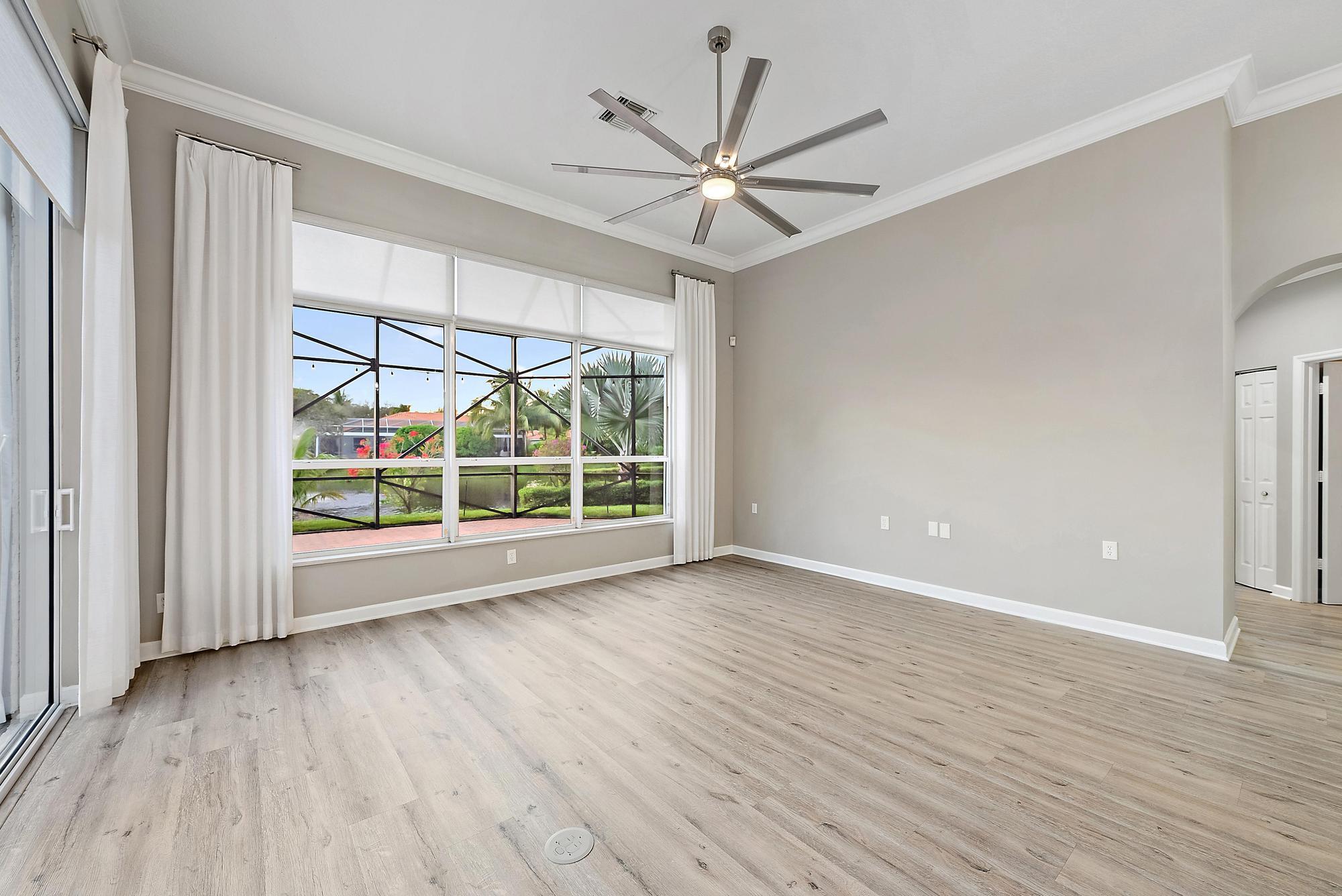 9790 SE Crape Myrtle Court