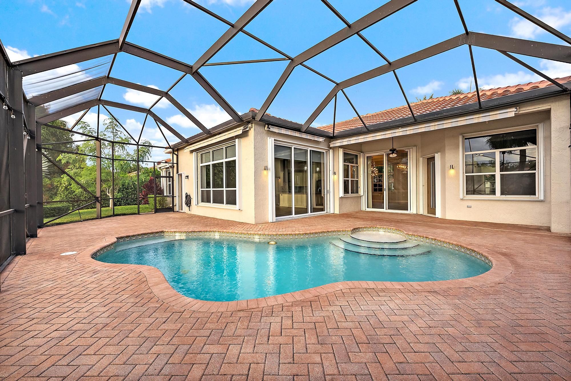 9790 SE Crape Myrtle Court