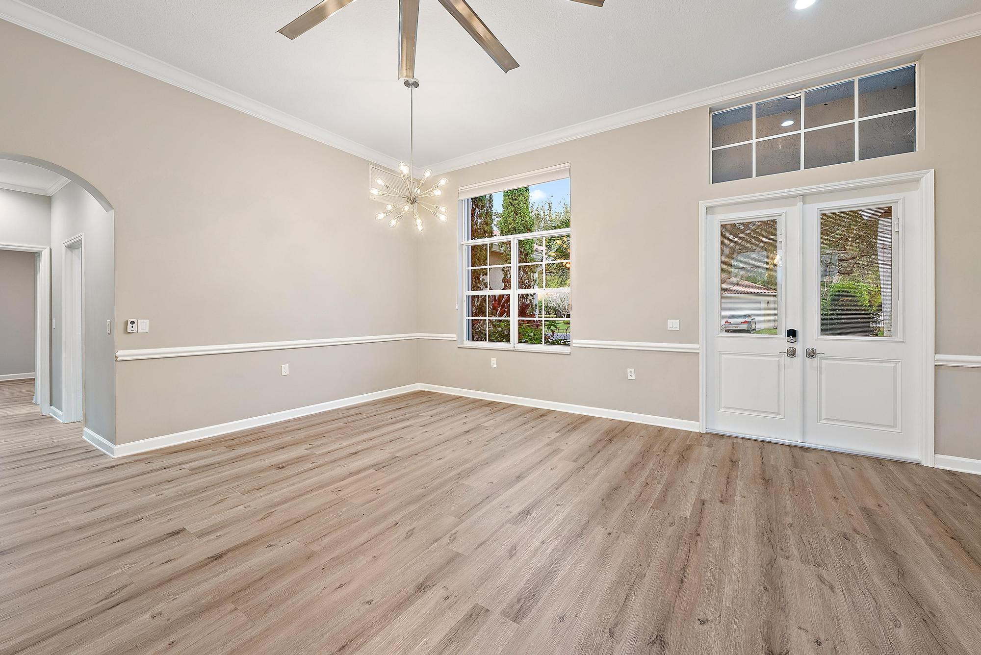 9790 SE Crape Myrtle Court