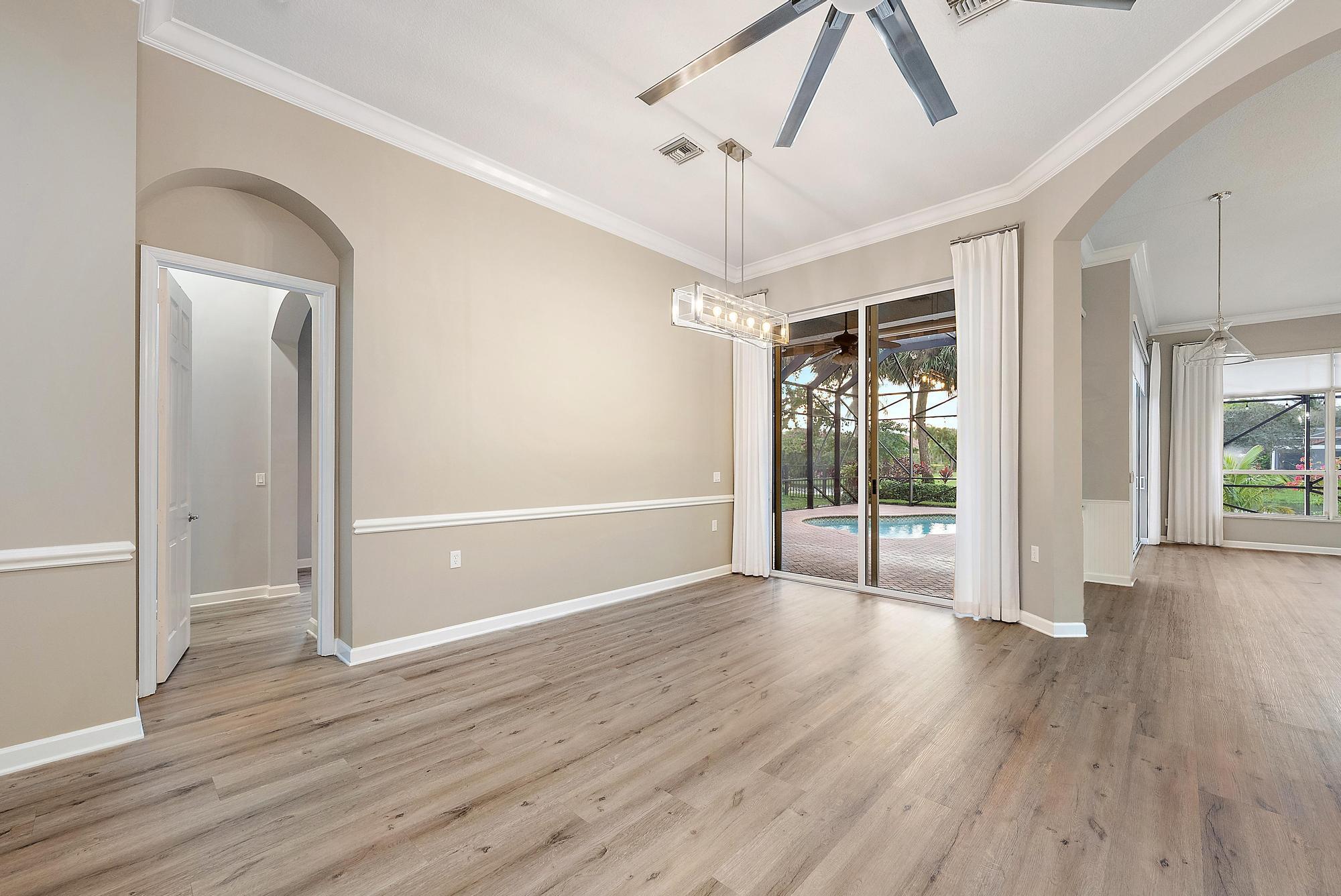 9790 SE Crape Myrtle Court