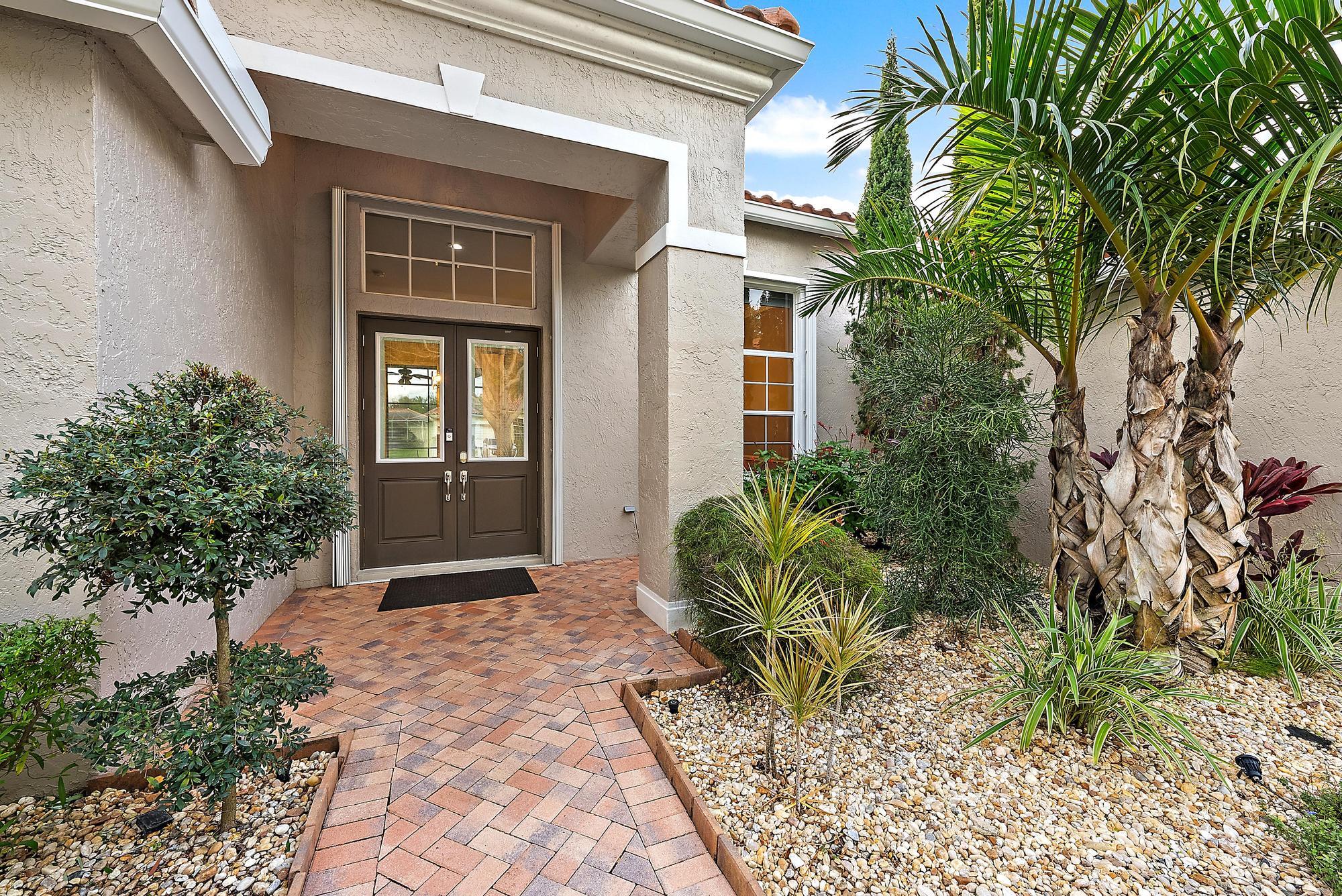 9790 SE Crape Myrtle Court