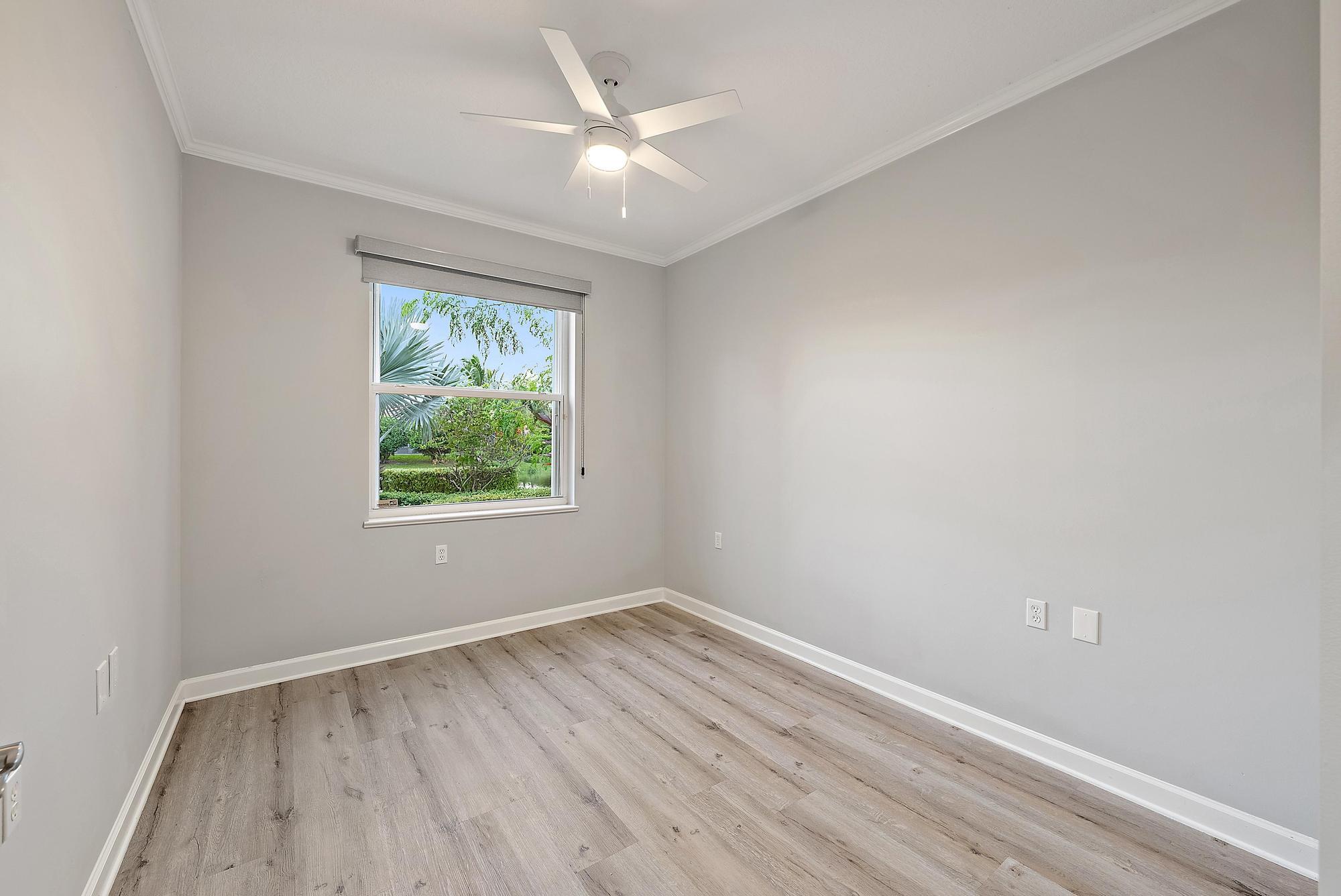 9790 SE Crape Myrtle Court