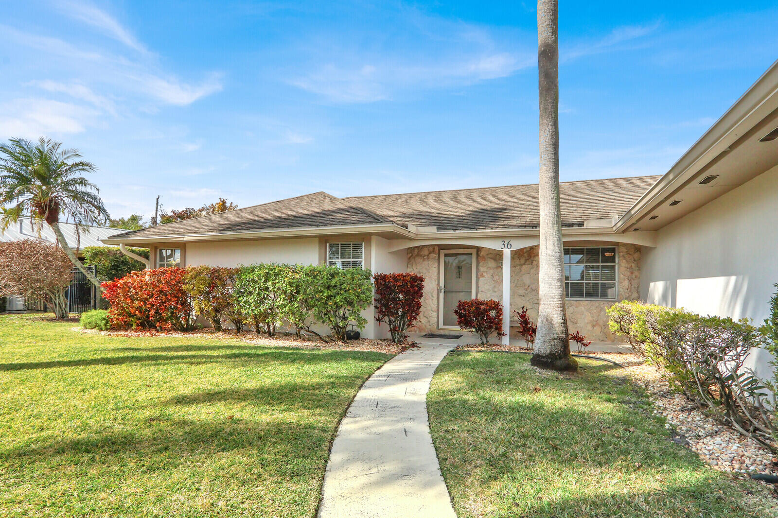 36 SE Saddleback Road