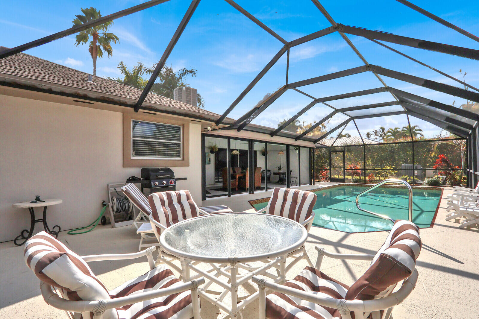 36 SE Saddleback Road