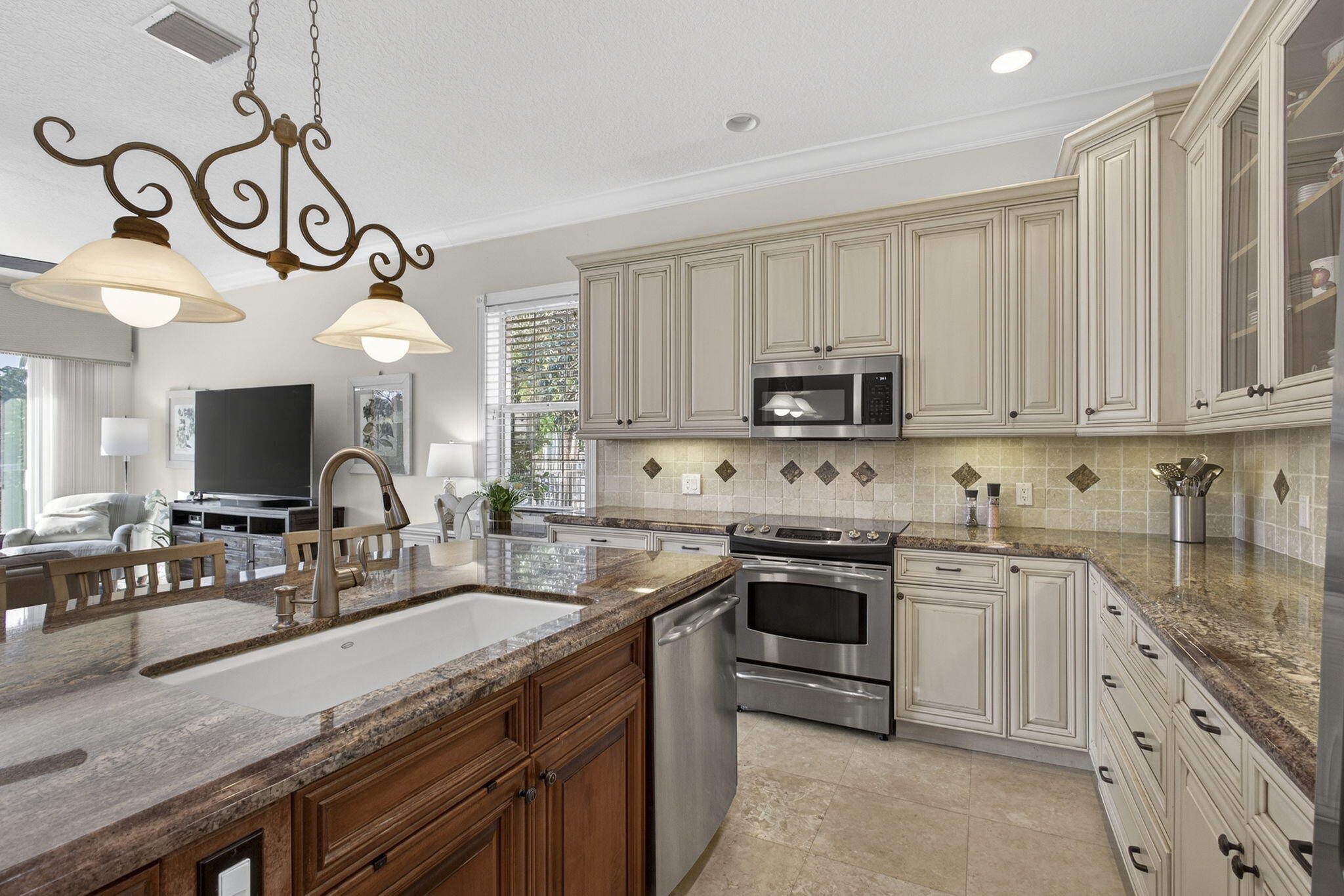 3260 Wymberly Drive