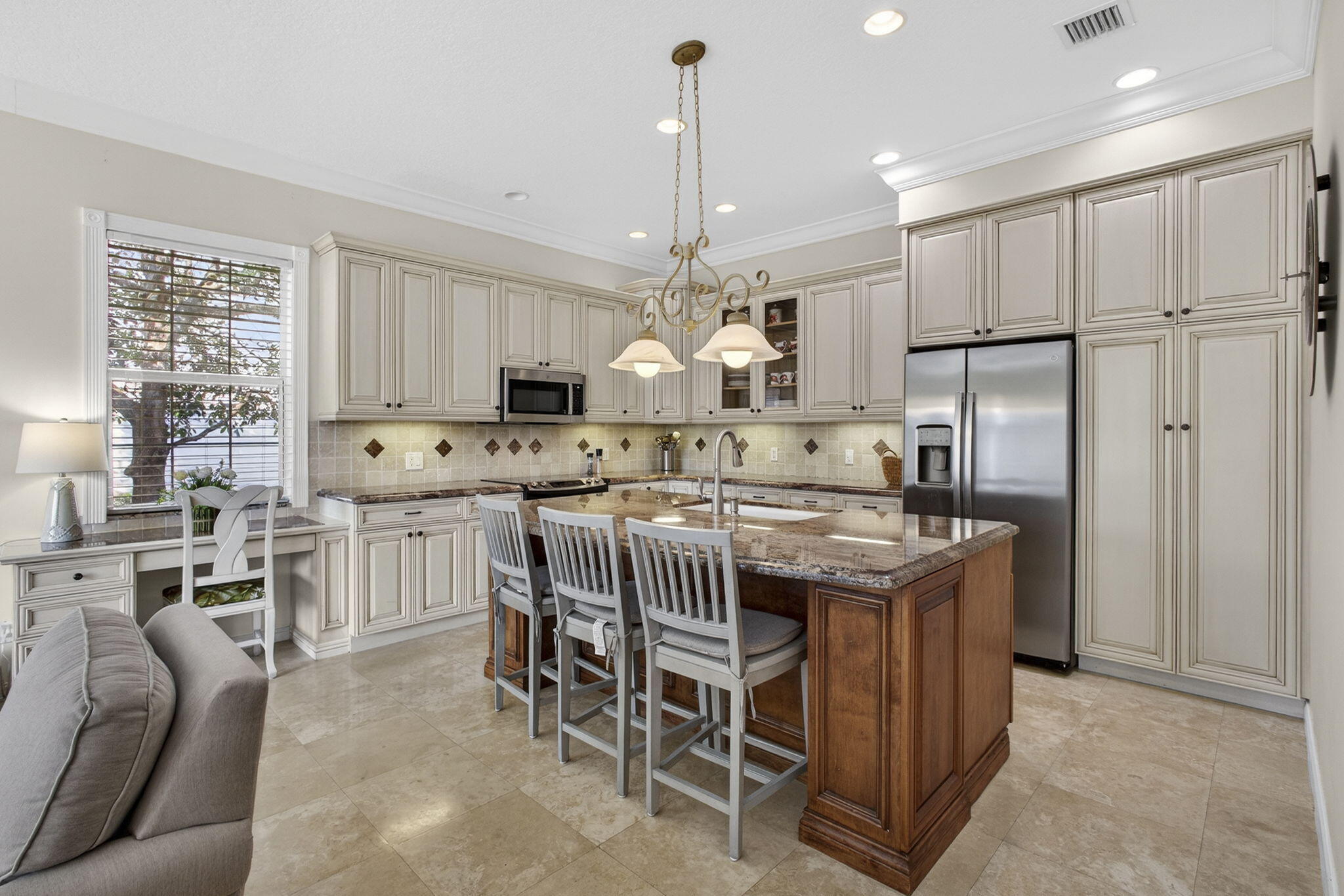 3260 Wymberly Drive