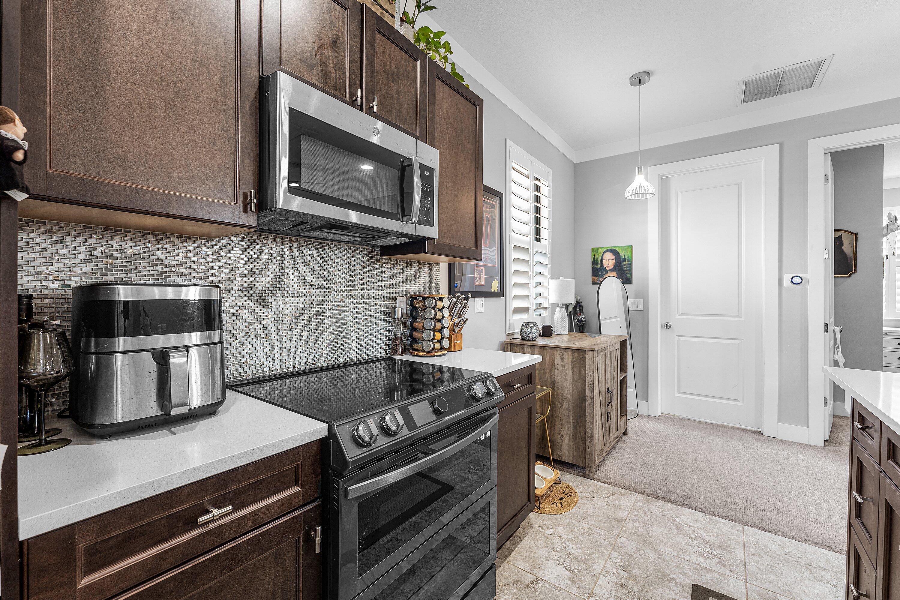 8063 Hobbes Way