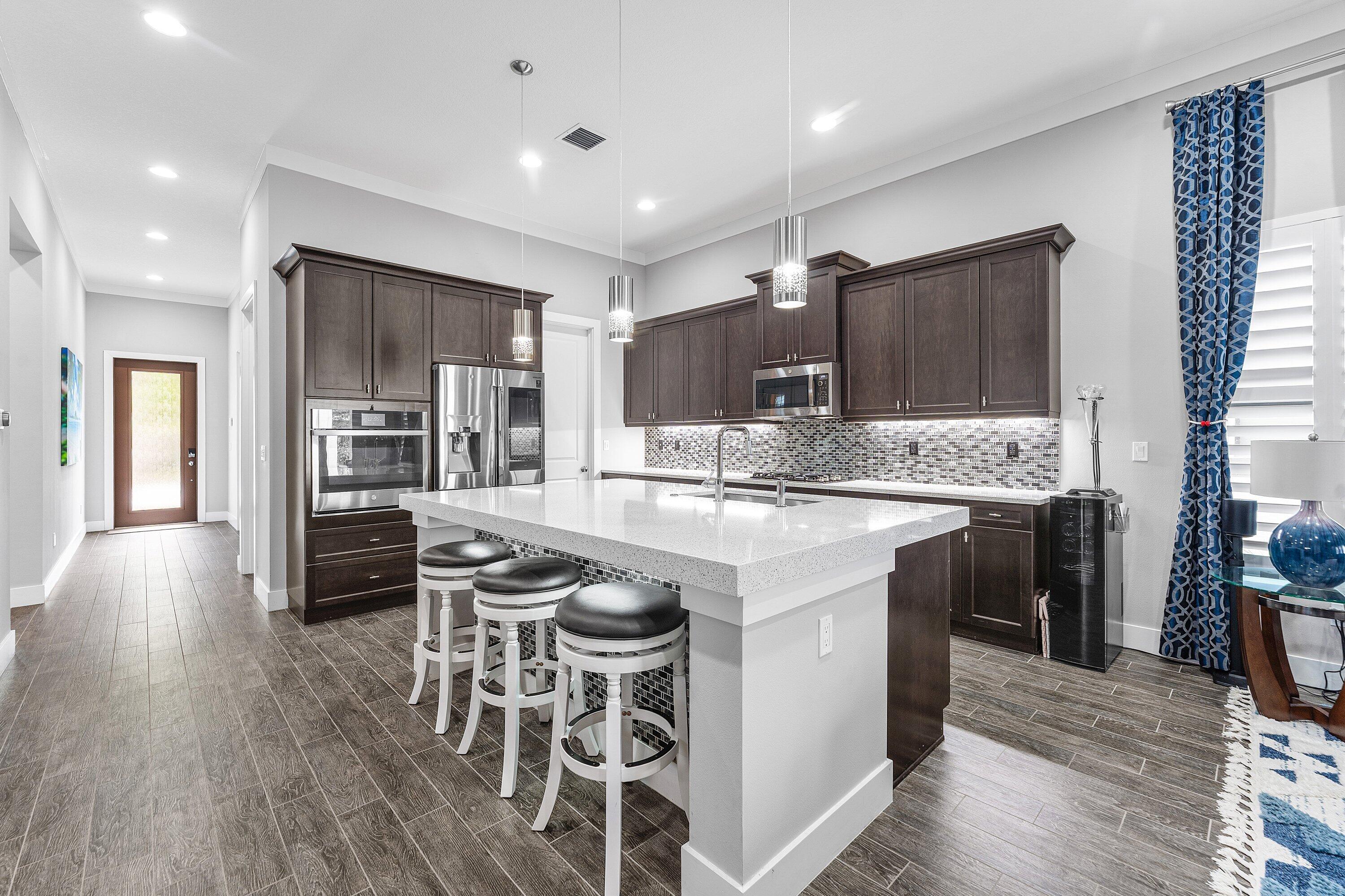 8063 Hobbes Way