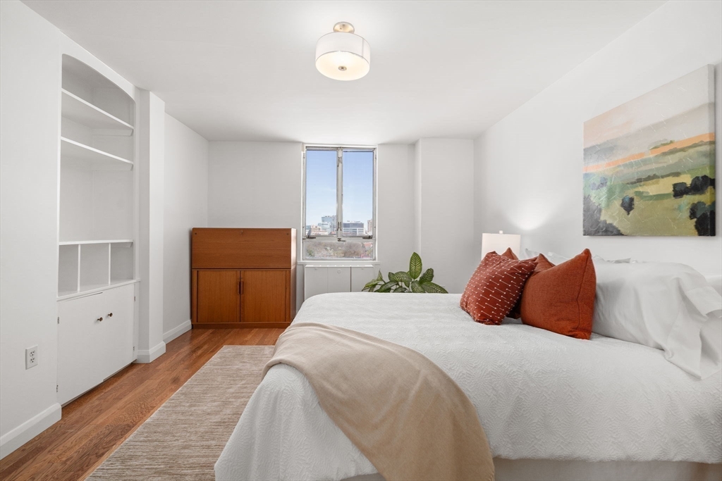 45 Longwood Ave. Unit: PHB