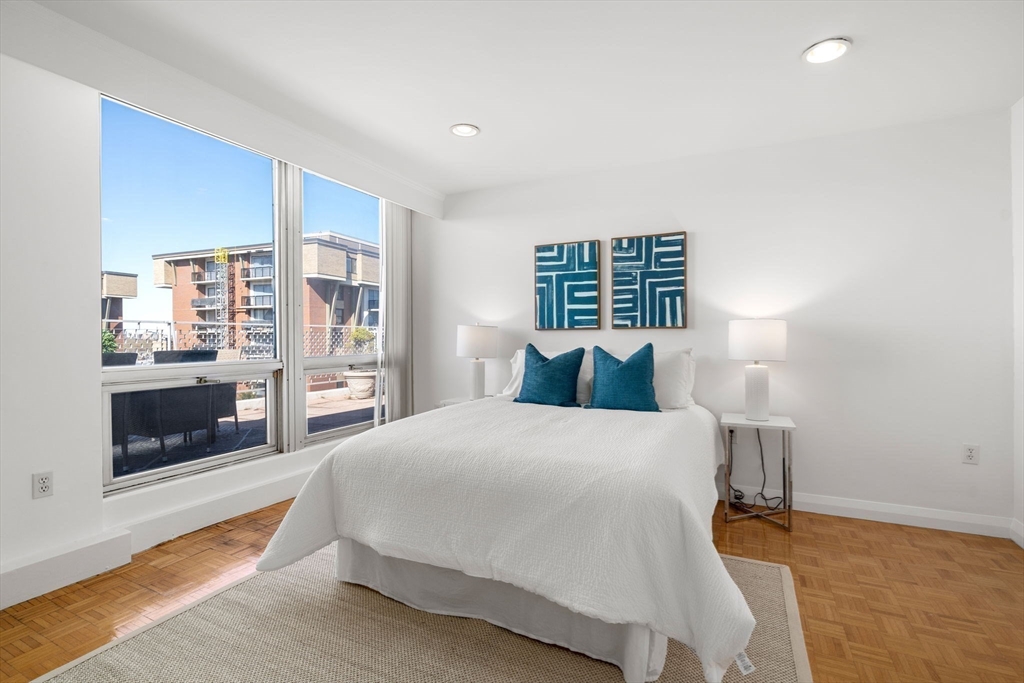 45 Longwood Ave. Unit: PHB